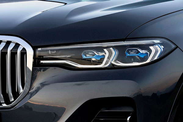 BMW X7 front headlight